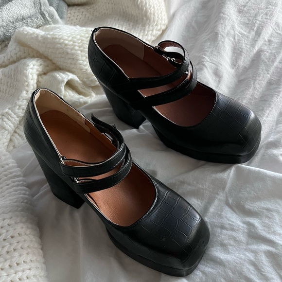 COPY - Chunky NWT black high heeled Mary Jane shoes - Picture 2 of 3